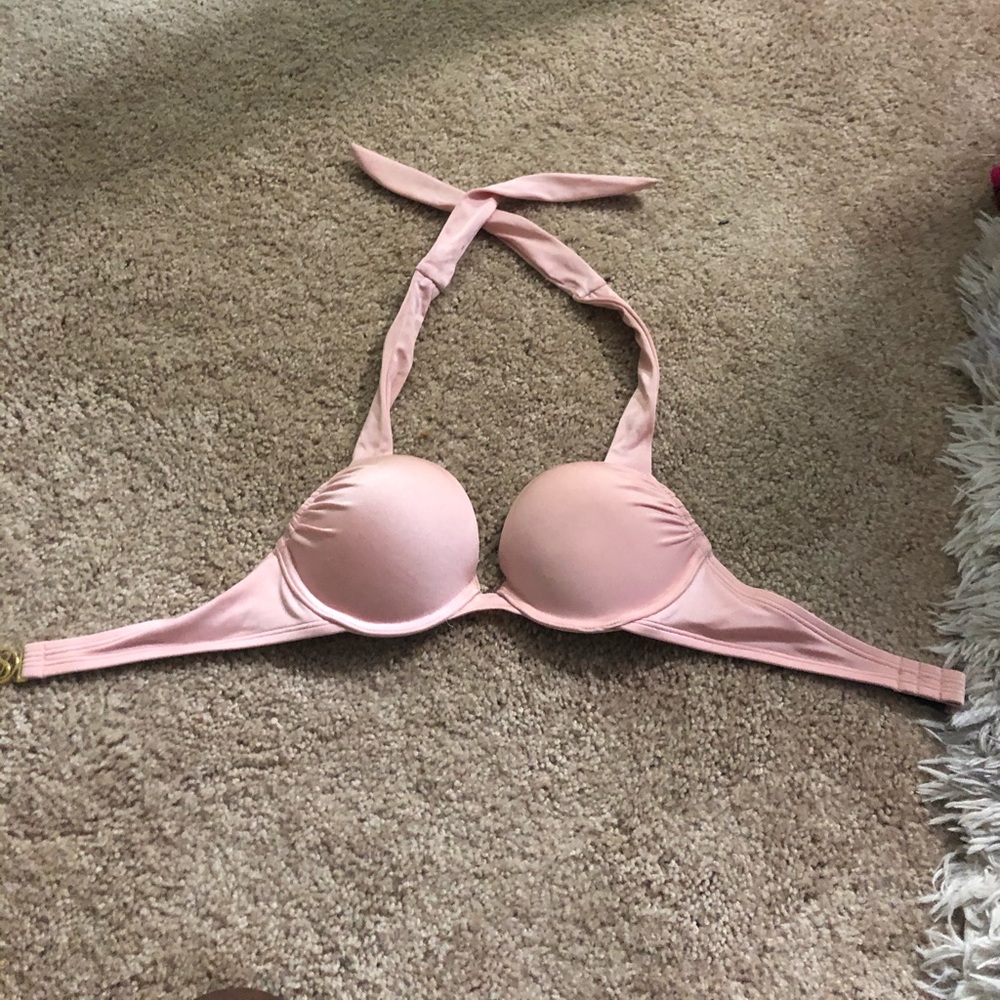 Victoria’s Secret bombshell bikini top